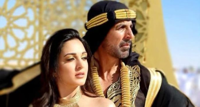 Laxmmi Bomb trailer: Akshay Kumar transforms into sari-clad ghost. Watch